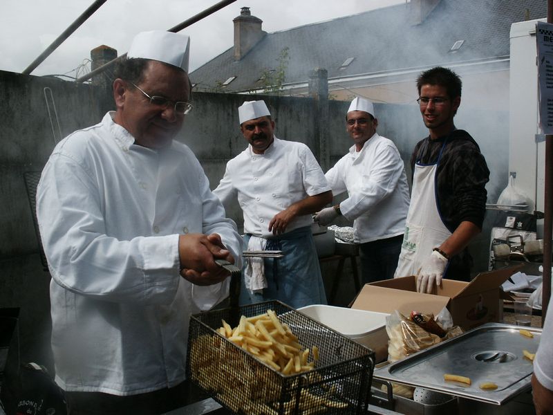 Brocante : les bénévoles s’activent…