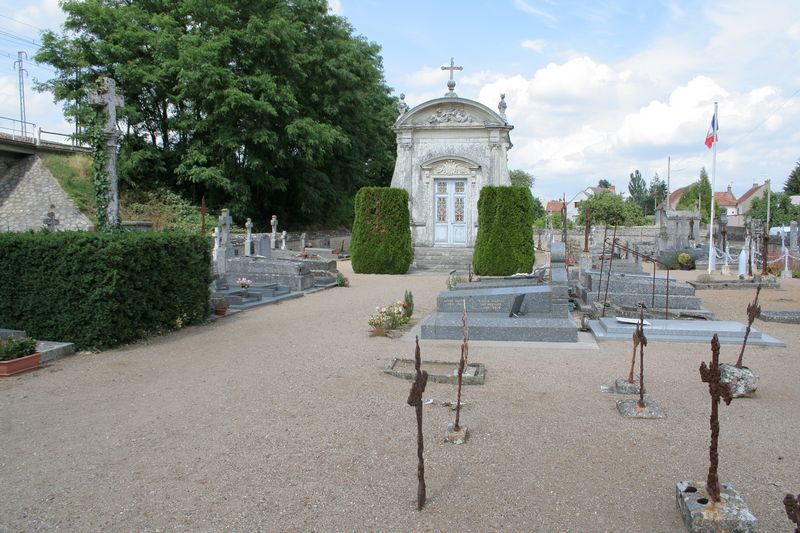 Le cimetière et la chapelle d'Emilie Pellapra